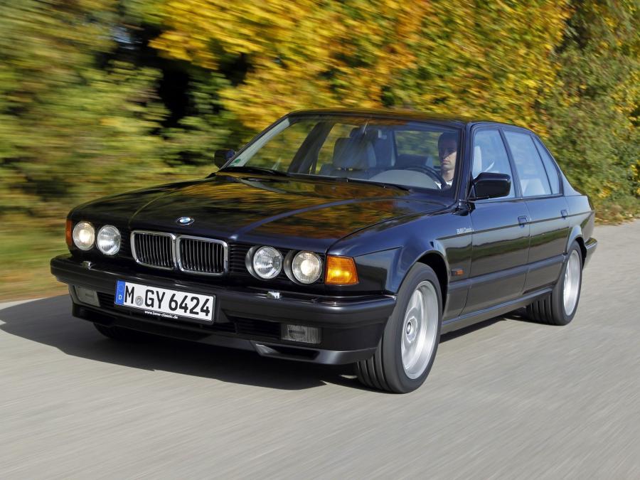  BMW 750iL 1987 года  (фото 7 из 18)